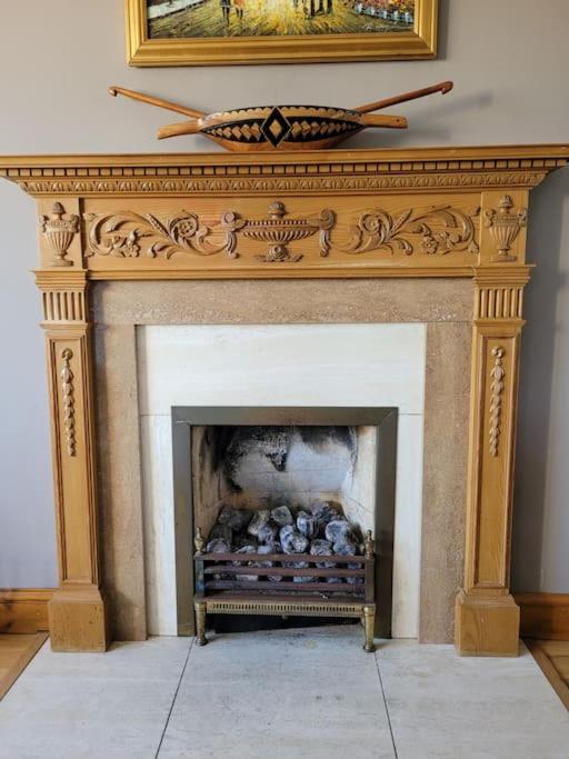 Spacious 5 Bedroom 11 Guest Family House In Horsham