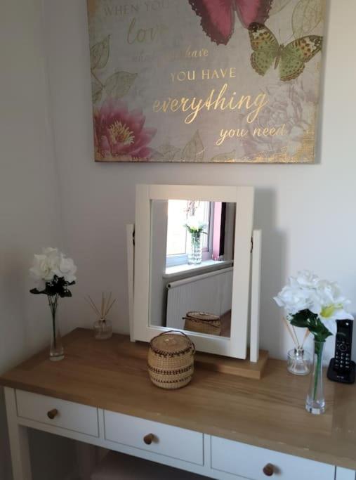 Spacious 5 Bedroom 11 Guest Family House In *