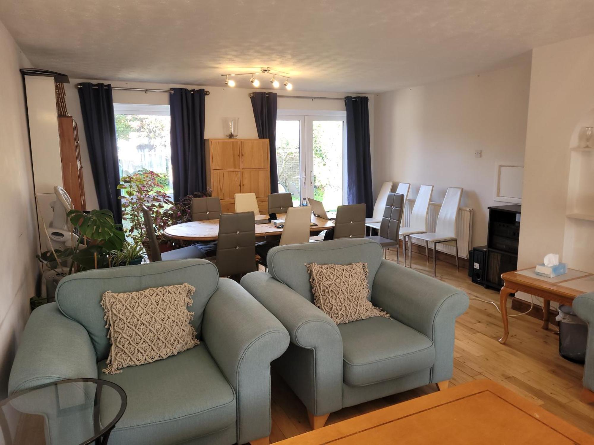 Holiday home Spacious 5 Bedroom 11 Guest Family House In