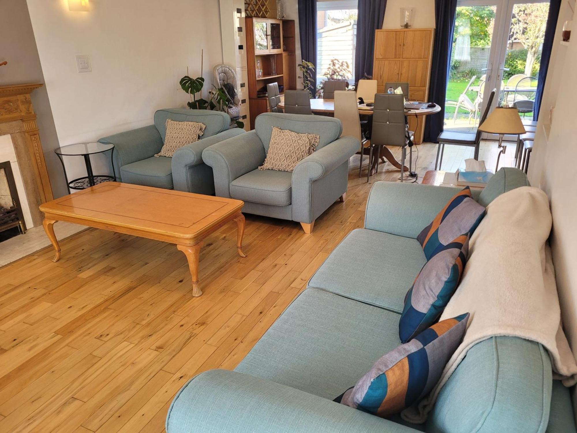 Spacious 5 Bedroom 11 Guest Family House In Holiday home Horsham