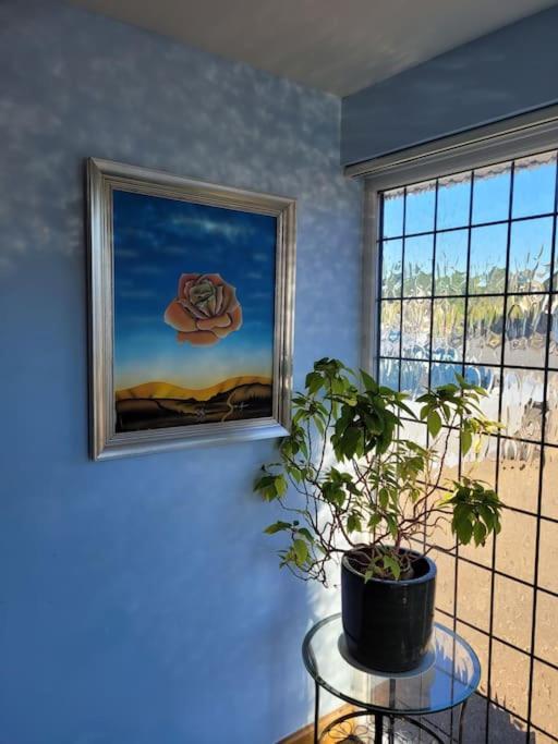 Spacious 5 Bedroom 11 Guest Family House In Casa vacanze Horsham